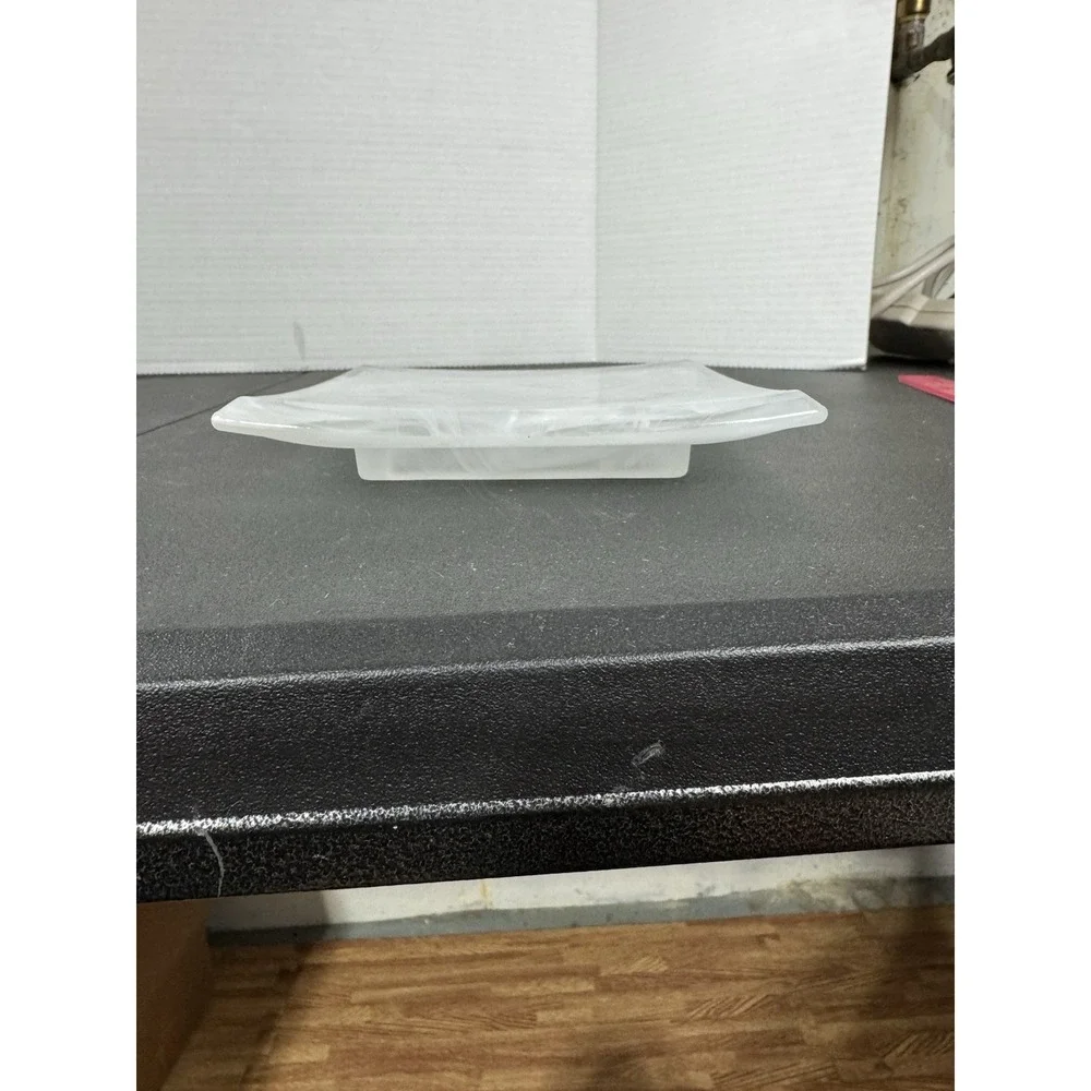 White‎ Swirl Glass Plate by PartiLites Indulgences